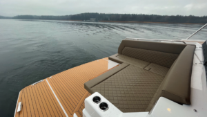 MBY306.newboat 3.Aquador400HT3 1220x686 1 1