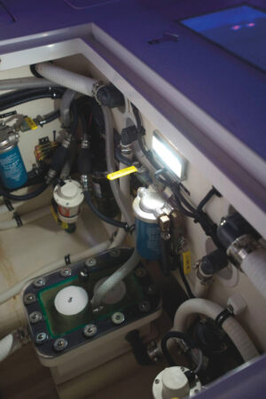 NEVISLT ENGINE ROOM LED LIGHT 9 9514030838b fullhd jpg