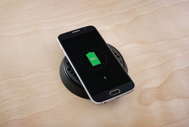 WIRELESS CHARGER SURFACE MODEL 12-24V 1 WIRELESS CHARGER SURFACE MODEL 12-24V