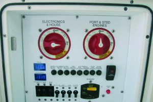 E-SERIES MAIN POWER SWITCH ON-OFF-EMERGY-BOTH 6 9514801084a fullhd