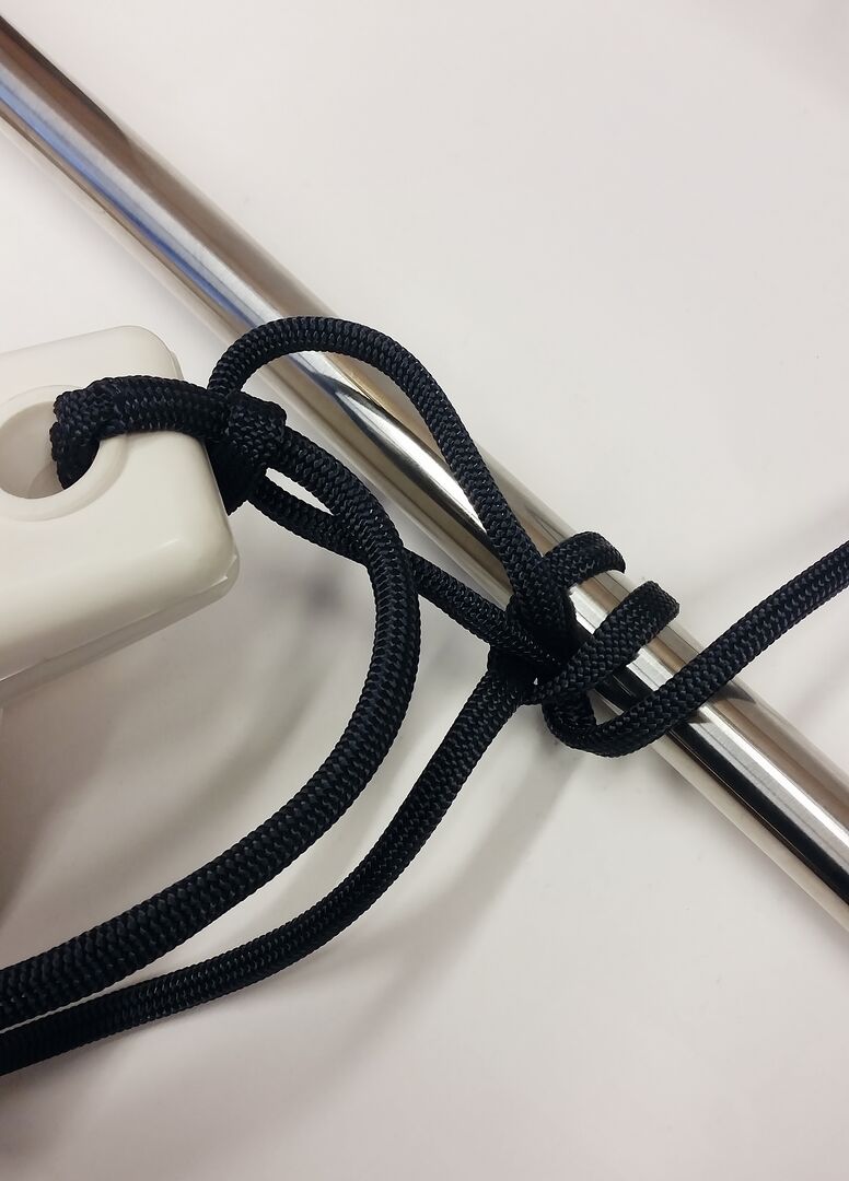 FLAT REST ROPE WITH 40MM LOOP, 2M, DIA. 8MM, BLACK 1 FLAT REST ROPE WITH 40MM LOOP, 2M, DIA. 8MM, BLACK