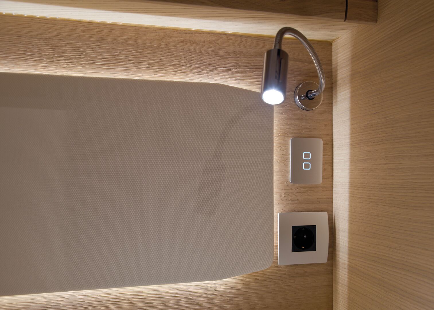 NEREIDE LIGHT SWITCH, 2 SWITCHES 1 NEREIDE LIGHT SWITCH, 2 SWITCHES