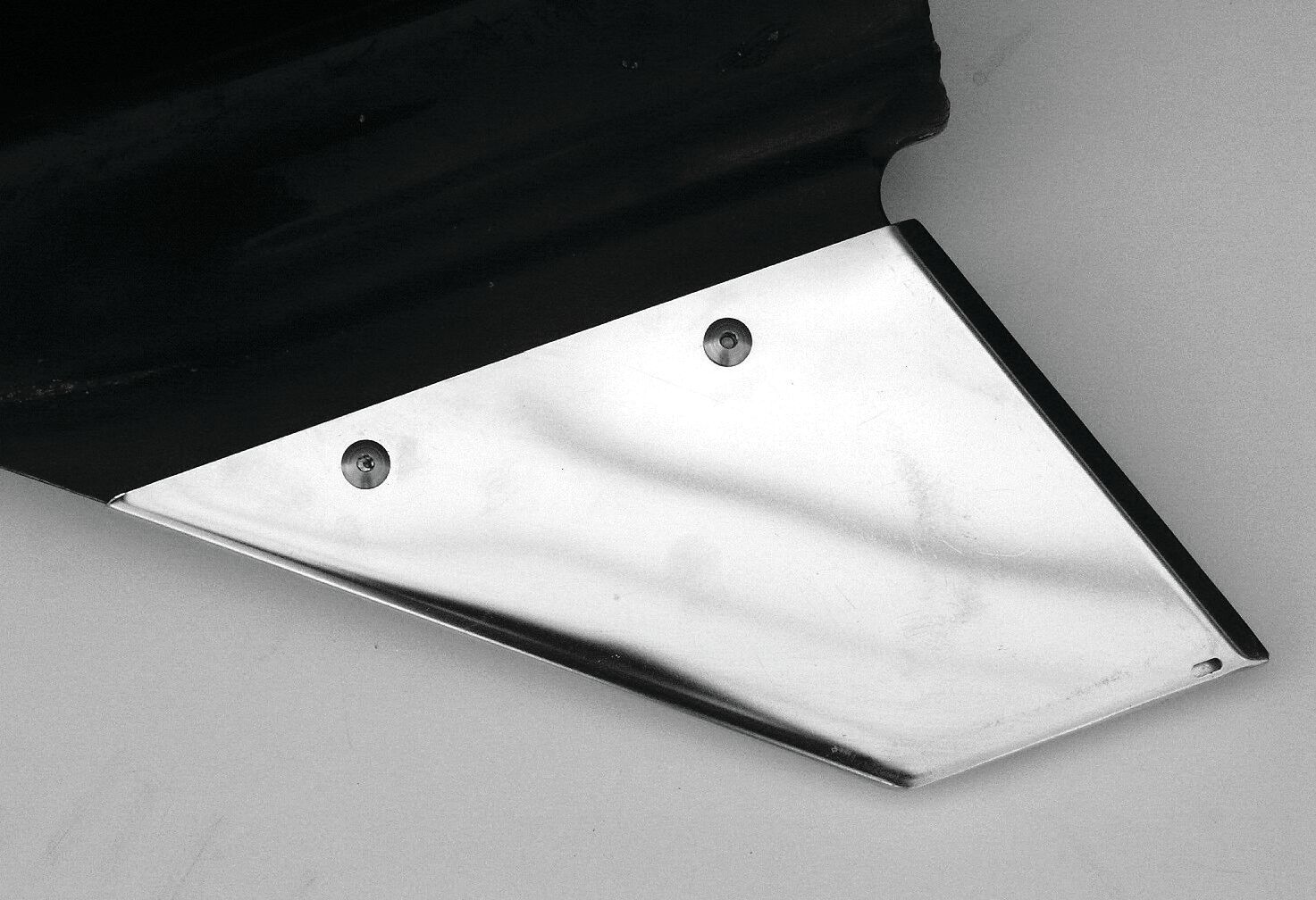 SKEGSHIELD FIN PROTECTOR STAINLESS STEEL SS00504 1 SKEGSHIELD FIN PROTECTOR STAINLESS STEEL SS00504